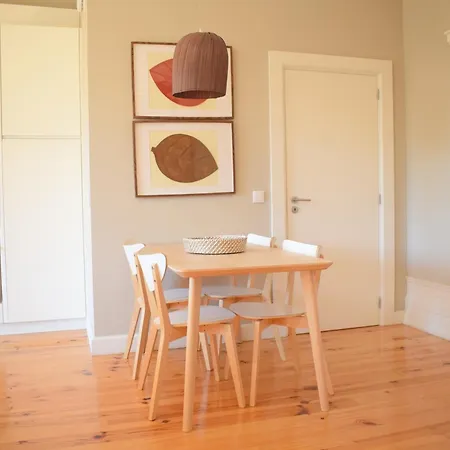 Liiiving In - Vintage Balcony Apartament