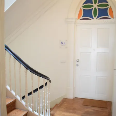 Liiiving In - Vintage Balcony Apartman Porto