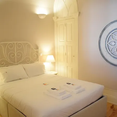 Liiiving In - Vintage Balcony *