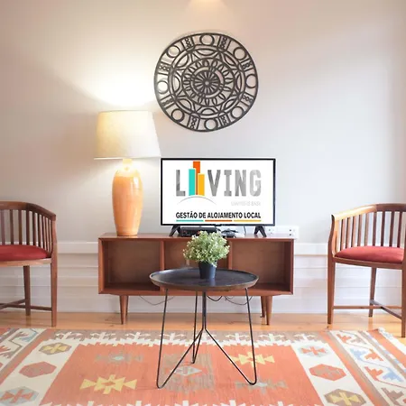 Liiiving In - Vintage Balcony