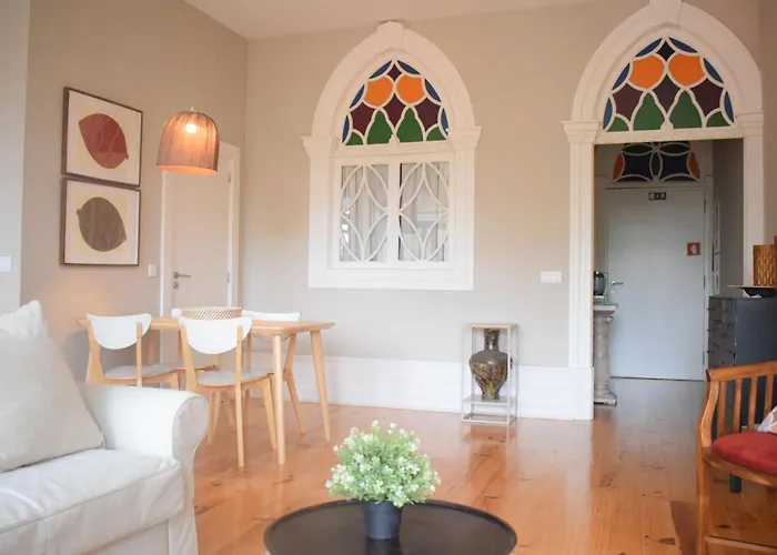 Liiiving In - Vintage Balcony Apartman