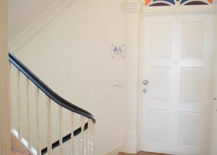 Liiiving In - Vintage Balcony Apartman Porto