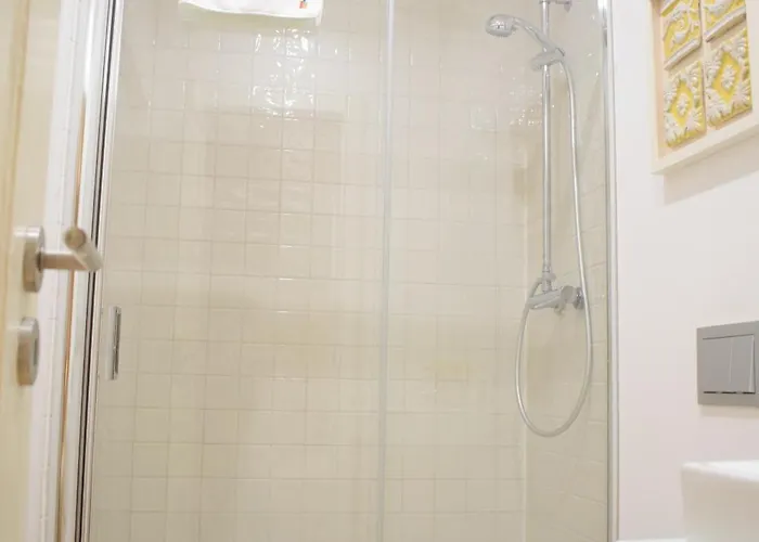 Liiiving In - Vintage Balcony Apartman