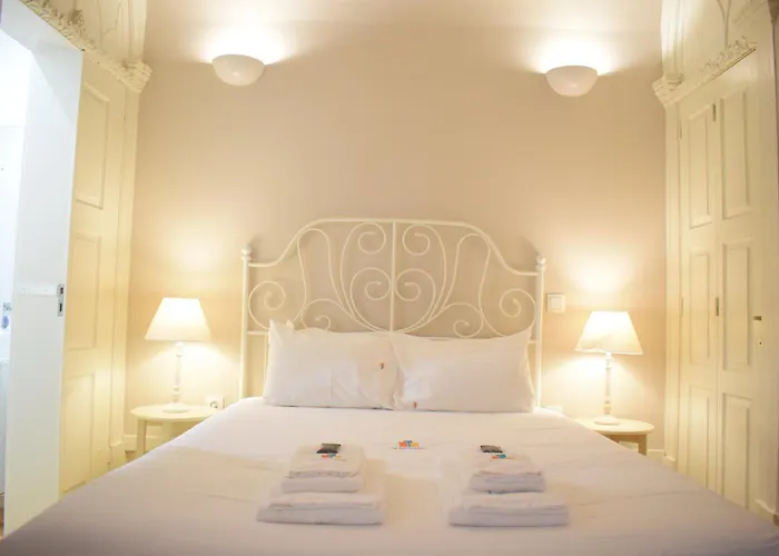 Liiiving In - Vintage Balcony Apartman *