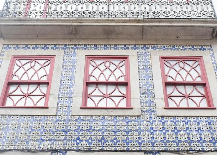 Liiiving In - Vintage Balcony Porto